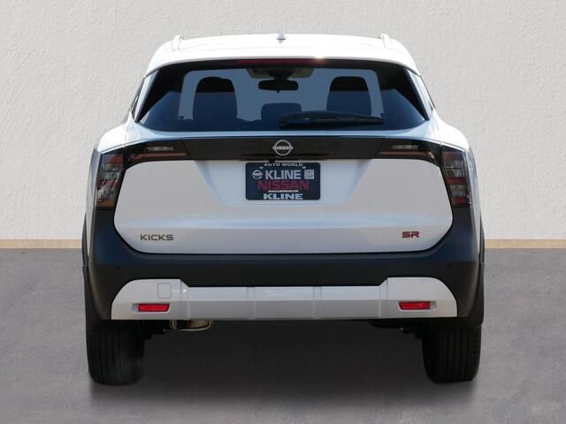 2025 Nissan Kicks SR