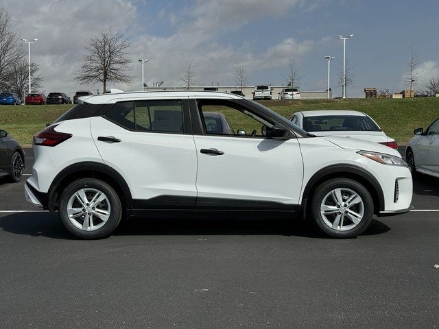 2025 Nissan Kicks Play S