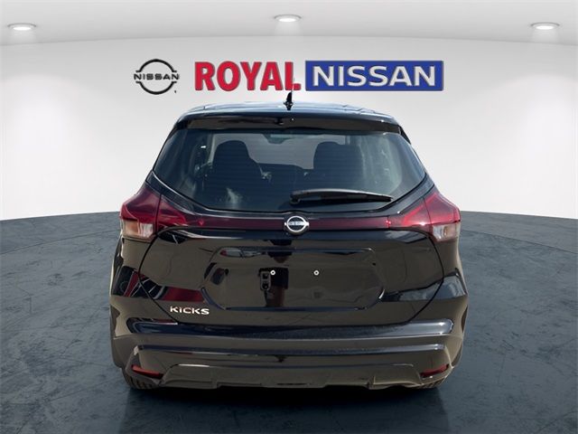 2025 Nissan Kicks Play S