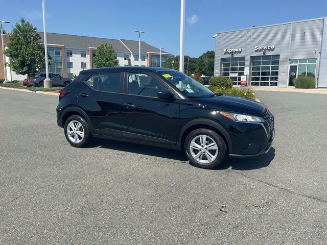 2025 Nissan Kicks Play S