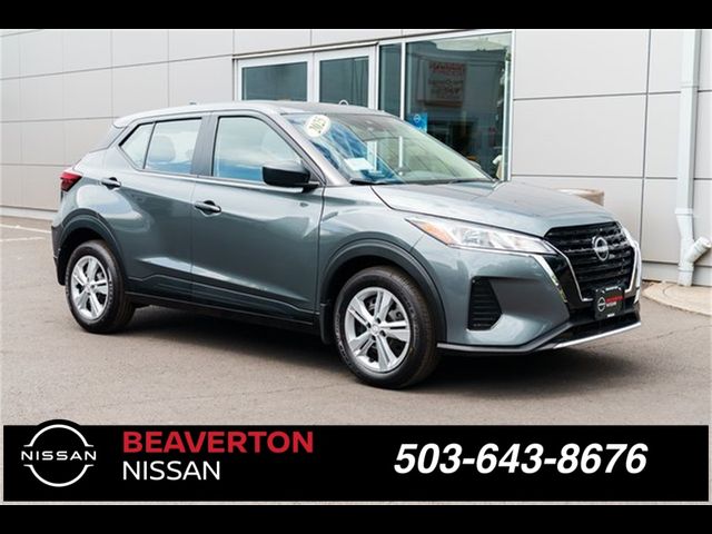 2025 Nissan Kicks Play S