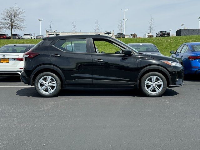 2025 Nissan Kicks Play S