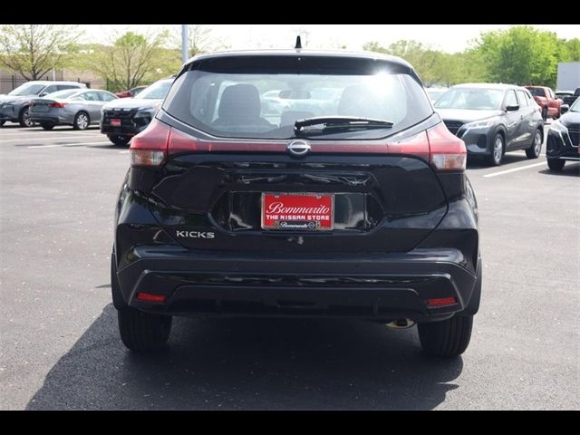 2025 Nissan Kicks Play S