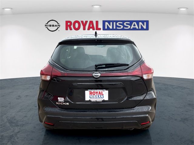 2025 Nissan Kicks Play S
