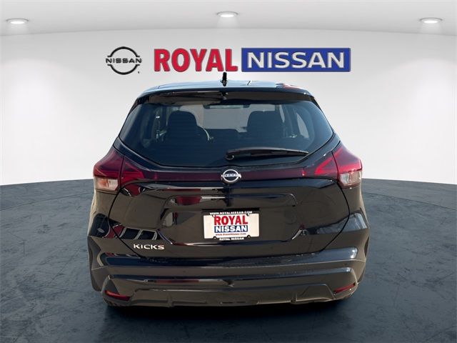 2025 Nissan Kicks Play S