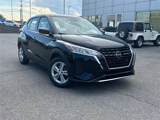 2025 Nissan Kicks Play S