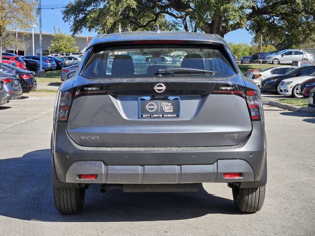 2025 Nissan Kicks S