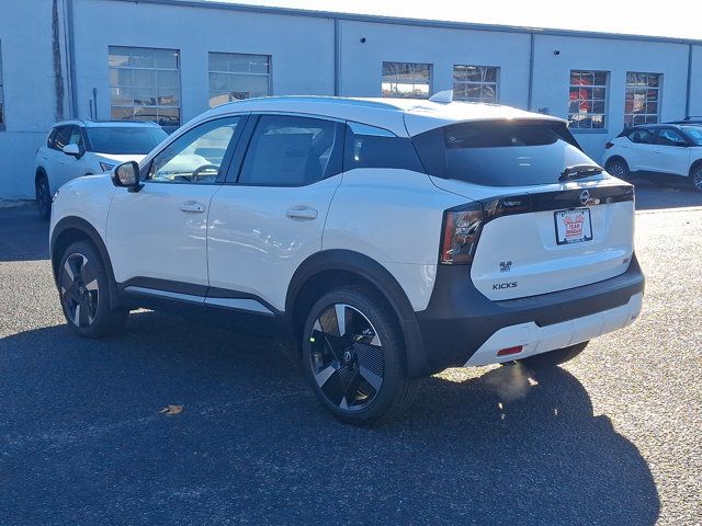 2025 Nissan Kicks SR