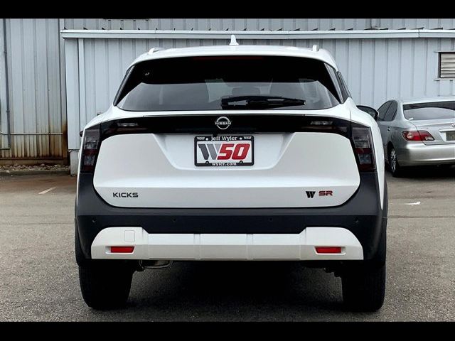 2025 Nissan Kicks SR