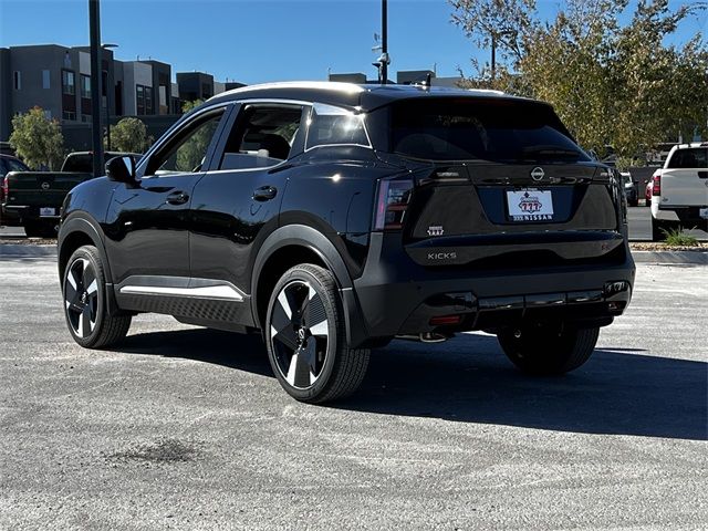 2025 Nissan Kicks SR