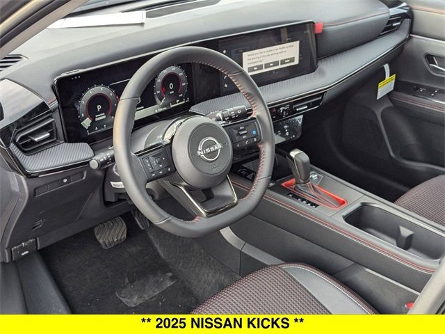 2025 Nissan Kicks SR