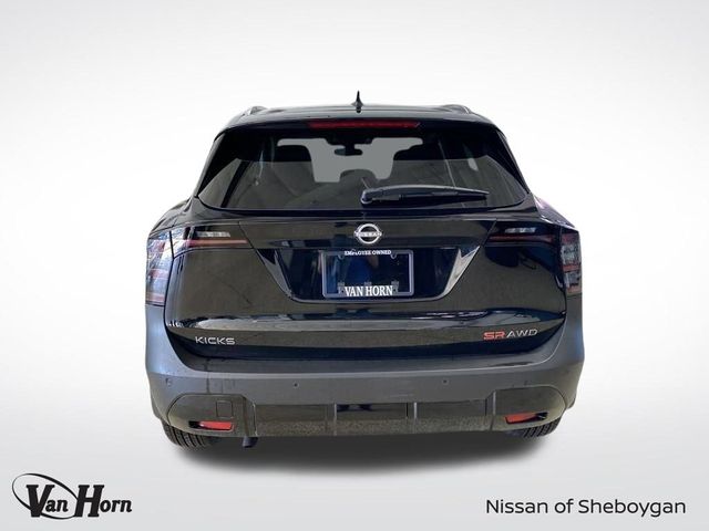 2025 Nissan Kicks SR