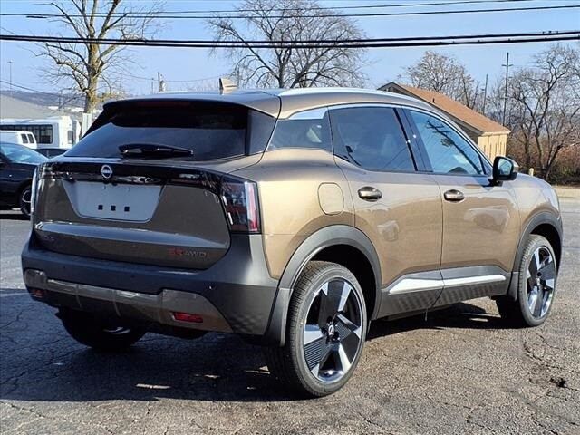 2025 Nissan Kicks SR