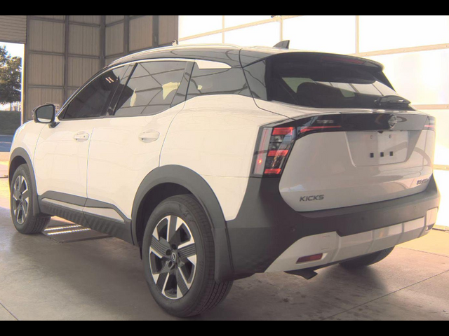 2025 Nissan Kicks SR