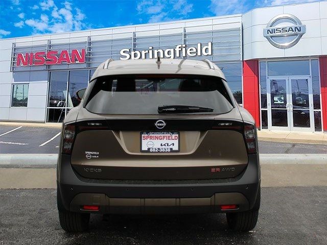 2025 Nissan Kicks SR