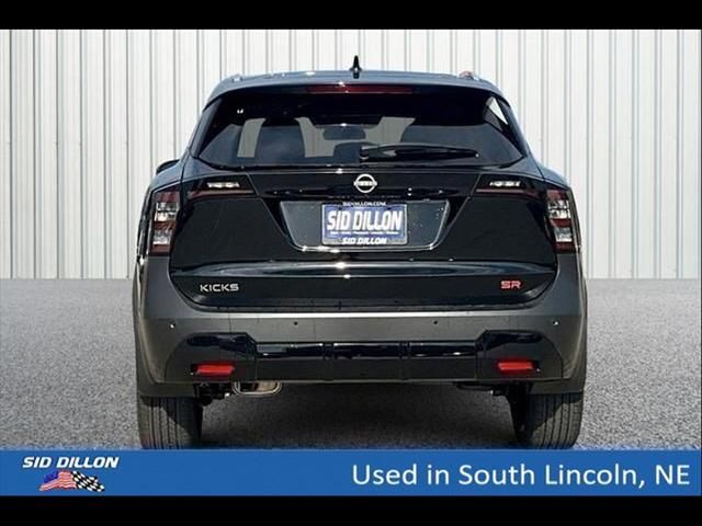 2025 Nissan Kicks SR