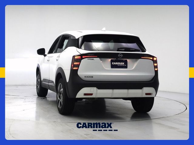 2025 Nissan Kicks SV