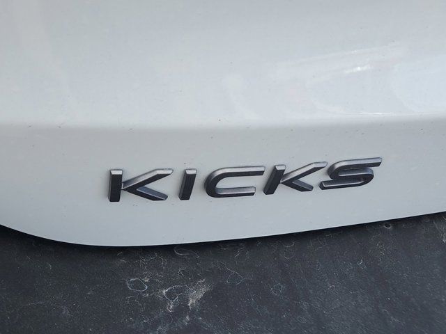 2025 Nissan Kicks SV