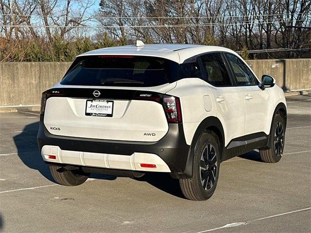 2025 Nissan Kicks SV