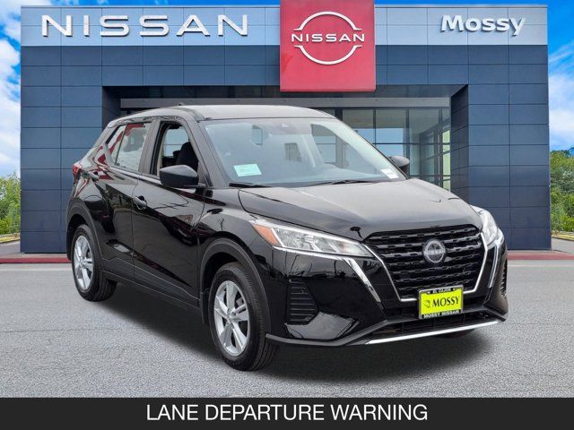 2025 Nissan Kicks Play S