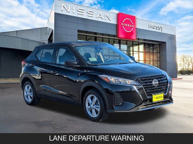 2025 Nissan Kicks Play S
