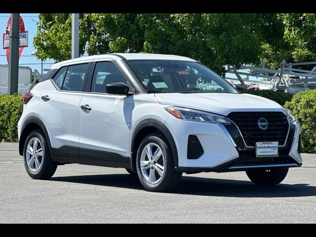 2025 Nissan Kicks Play S
