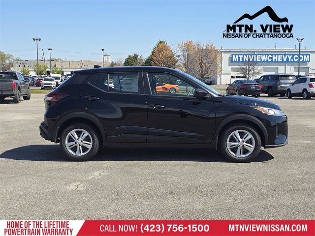 2025 Nissan Kicks Play S