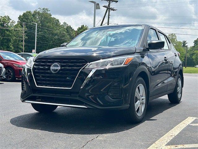2025 Nissan Kicks Play S