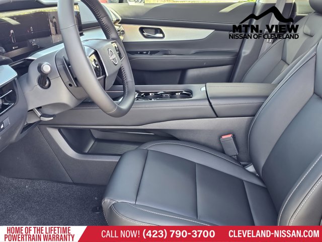 Vehicle image 10 of 19