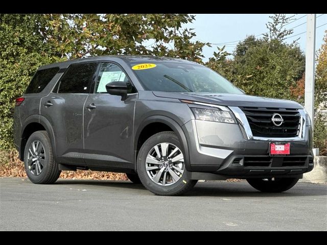 2025 Nissan Pathfinder S