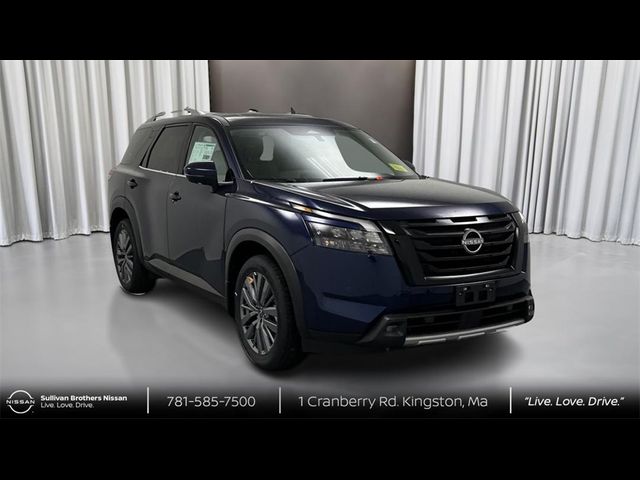 2025 Nissan Pathfinder SL