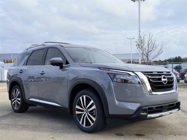 2025 Nissan Pathfinder Platinum