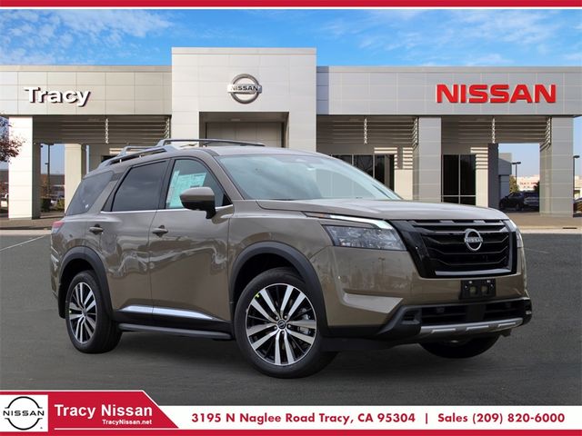 2025 Nissan Pathfinder Platinum