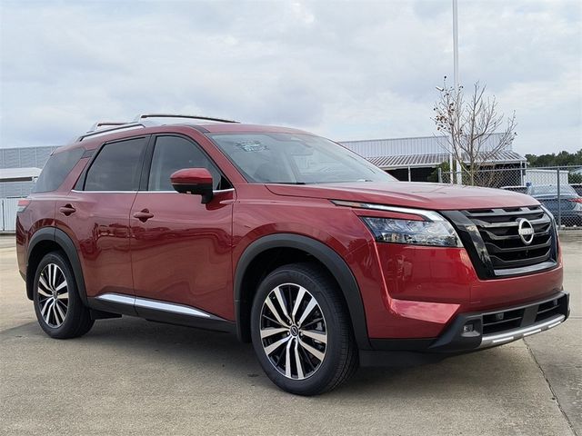 2025 Nissan Pathfinder Platinum