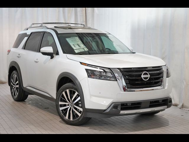 2025 Nissan Pathfinder Platinum