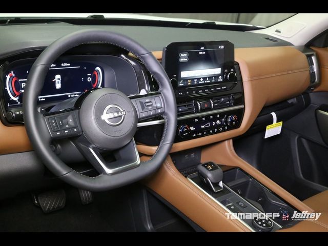 2025 Nissan Pathfinder Platinum