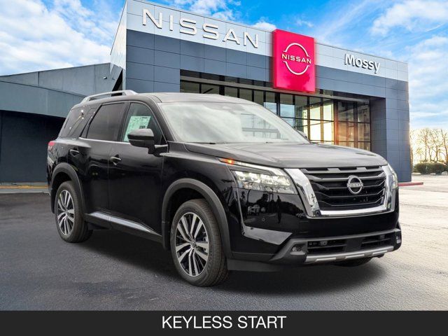 2025 Nissan Pathfinder Platinum
