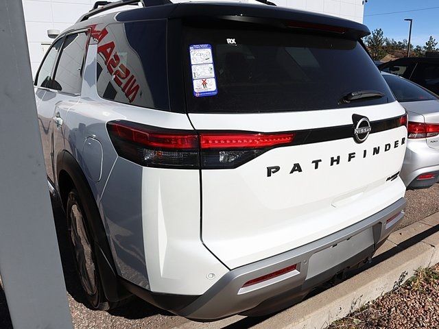 2025 Nissan Pathfinder Platinum