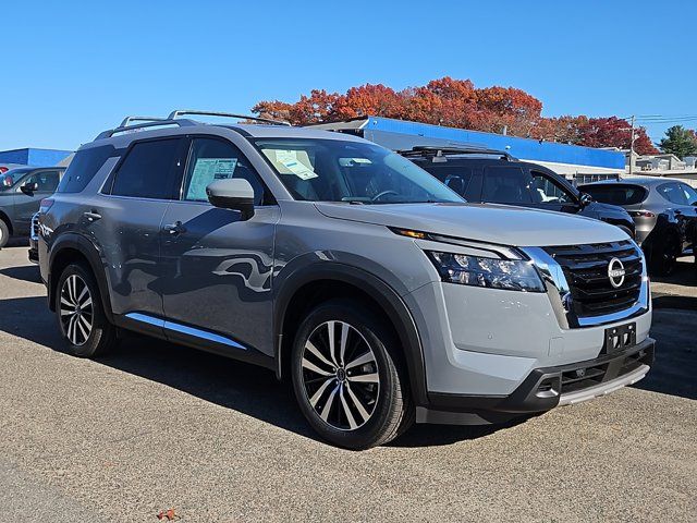 2025 Nissan Pathfinder Platinum