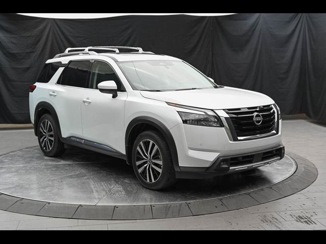 2025 Nissan Pathfinder Platinum