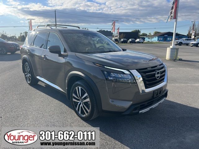 2025 Nissan Pathfinder Platinum