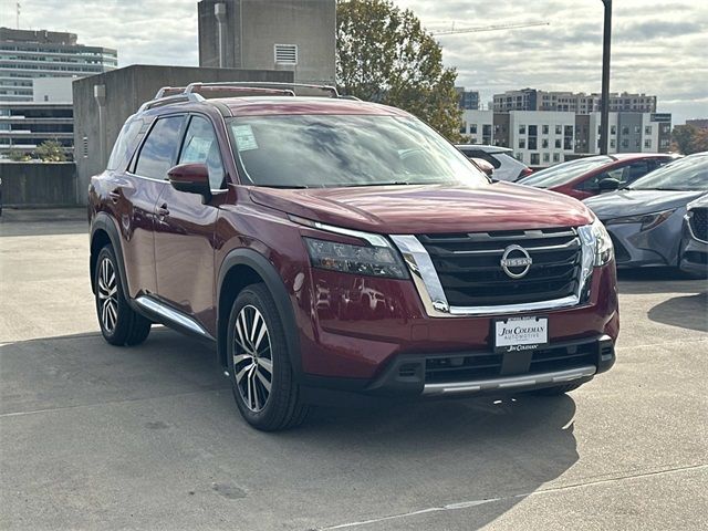 2025 Nissan Pathfinder Platinum