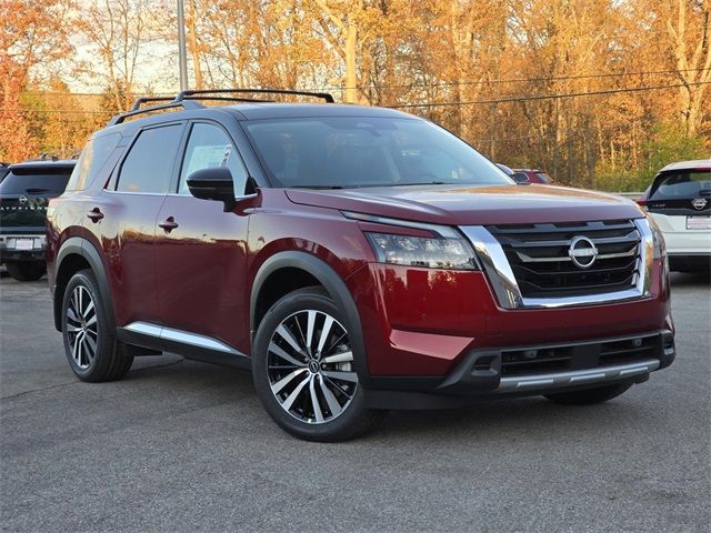 2025 Nissan Pathfinder Platinum