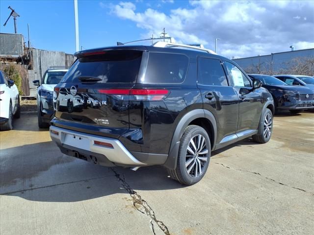 2025 Nissan Pathfinder Platinum