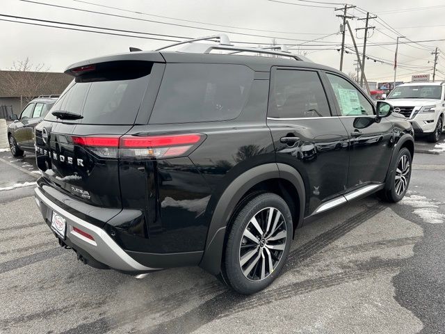 2025 Nissan Pathfinder Platinum