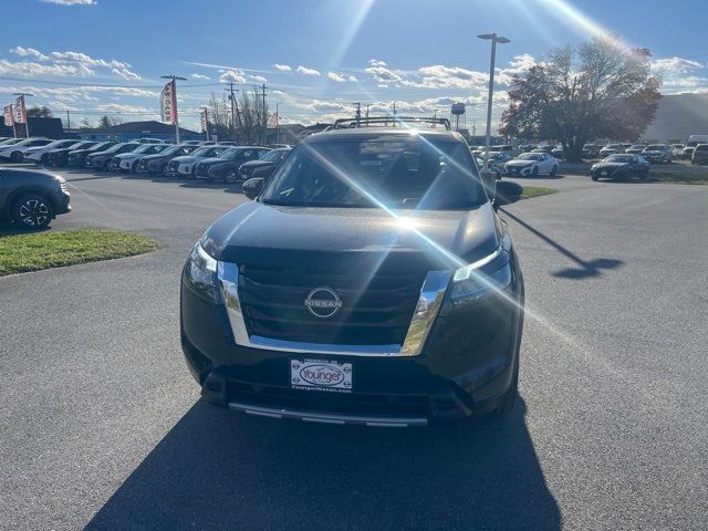 2025 Nissan Pathfinder Platinum