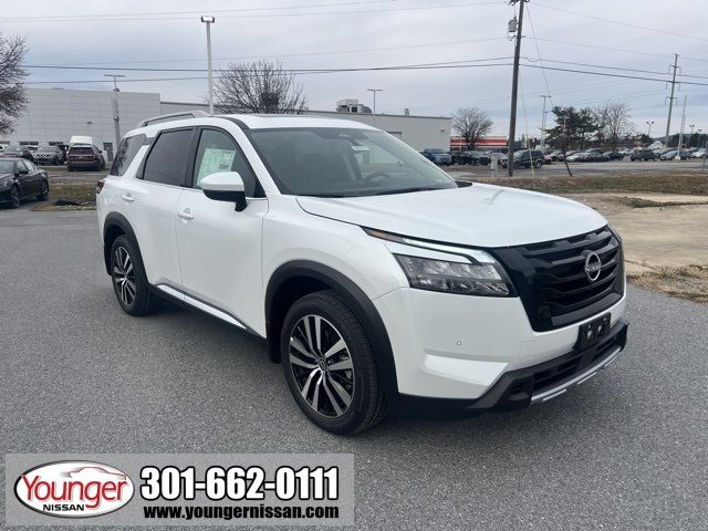 2025 Nissan Pathfinder Platinum