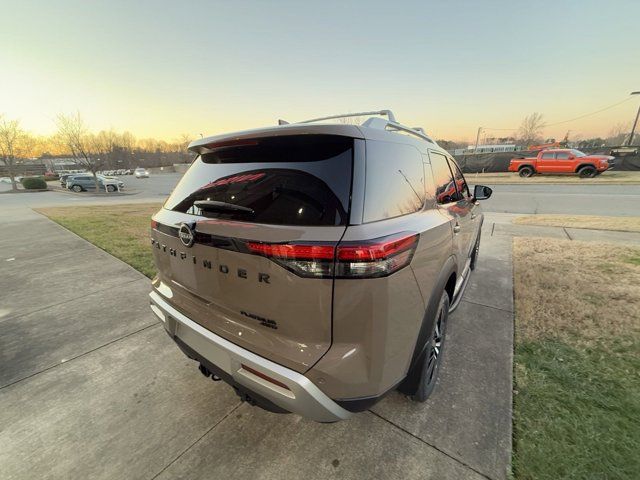 2025 Nissan Pathfinder Platinum