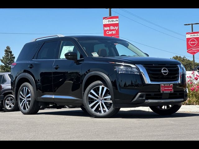 2025 Nissan Pathfinder Platinum