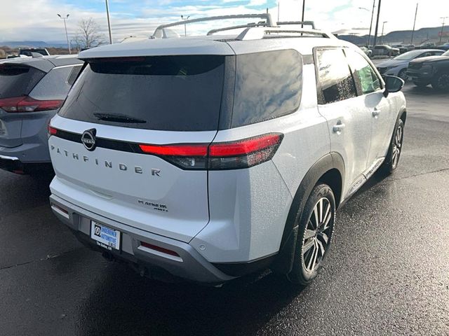 2025 Nissan Pathfinder Platinum
